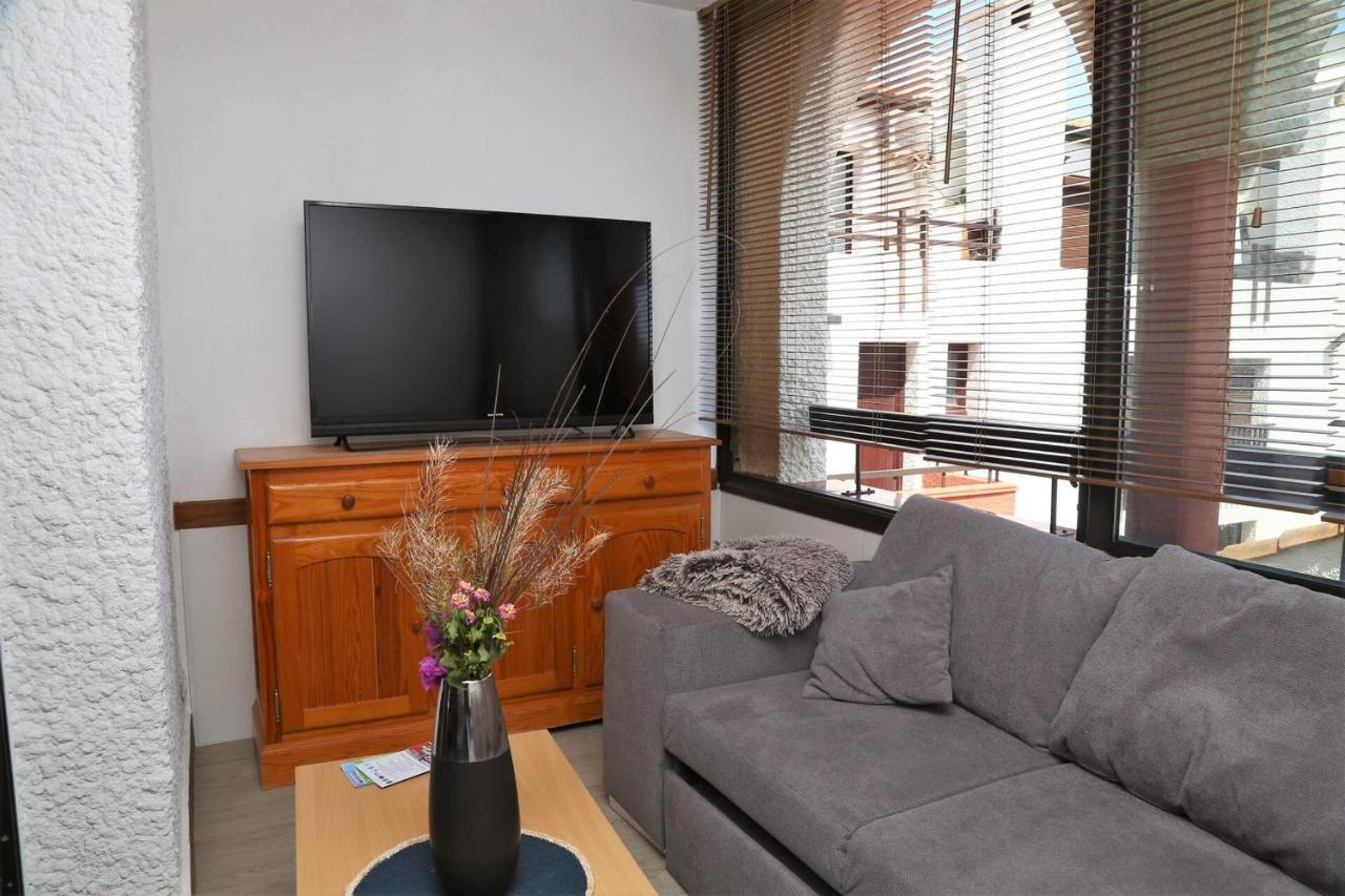 Beautiful Cocoon With Shared Pool In Apartment Le Barcares